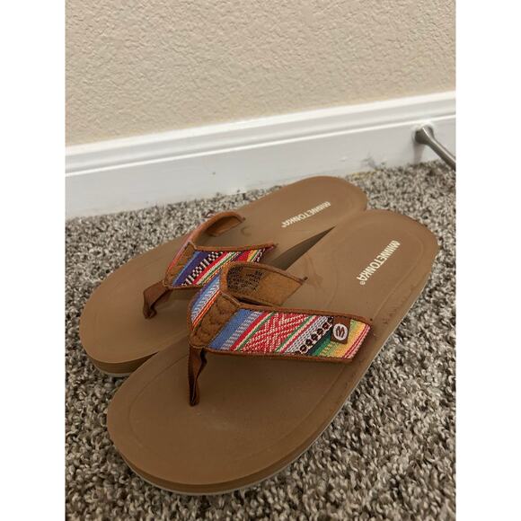Minnetonka Flip Flops Women's Size 8 Comfort Slip On Tan Cute Sandals - Picture 1 of 9